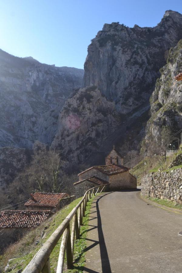 El Portal Del Abuelo Apartment Arenas De Cabrales Luaran gambar