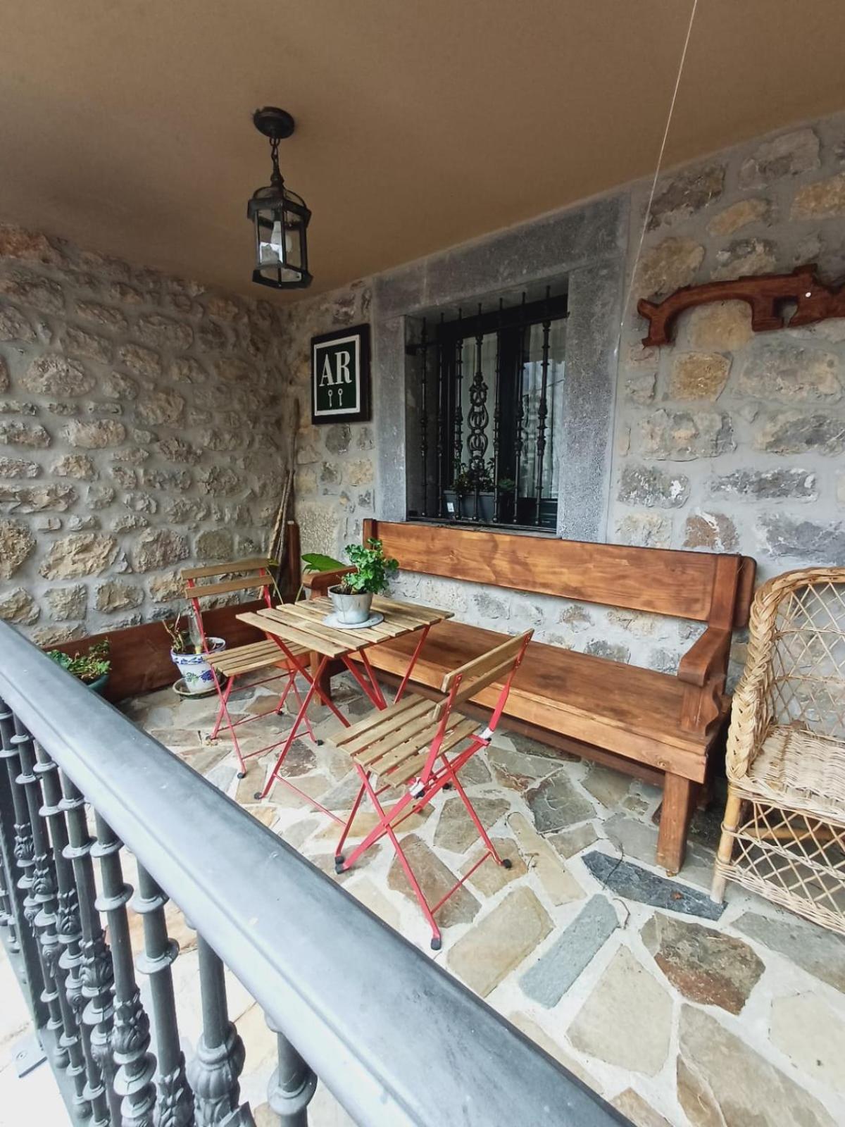 El Portal Del Abuelo Apartment Arenas De Cabrales Luaran gambar