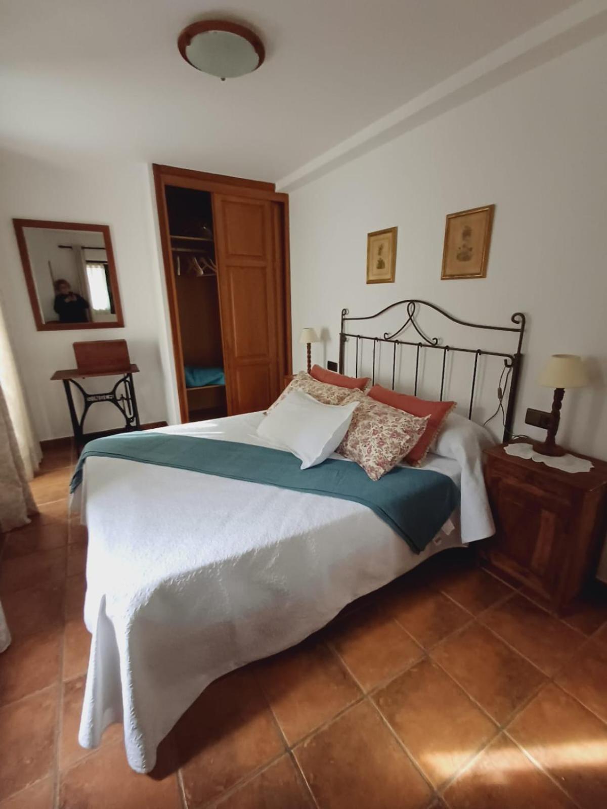 El Portal Del Abuelo Apartment Arenas De Cabrales Luaran gambar