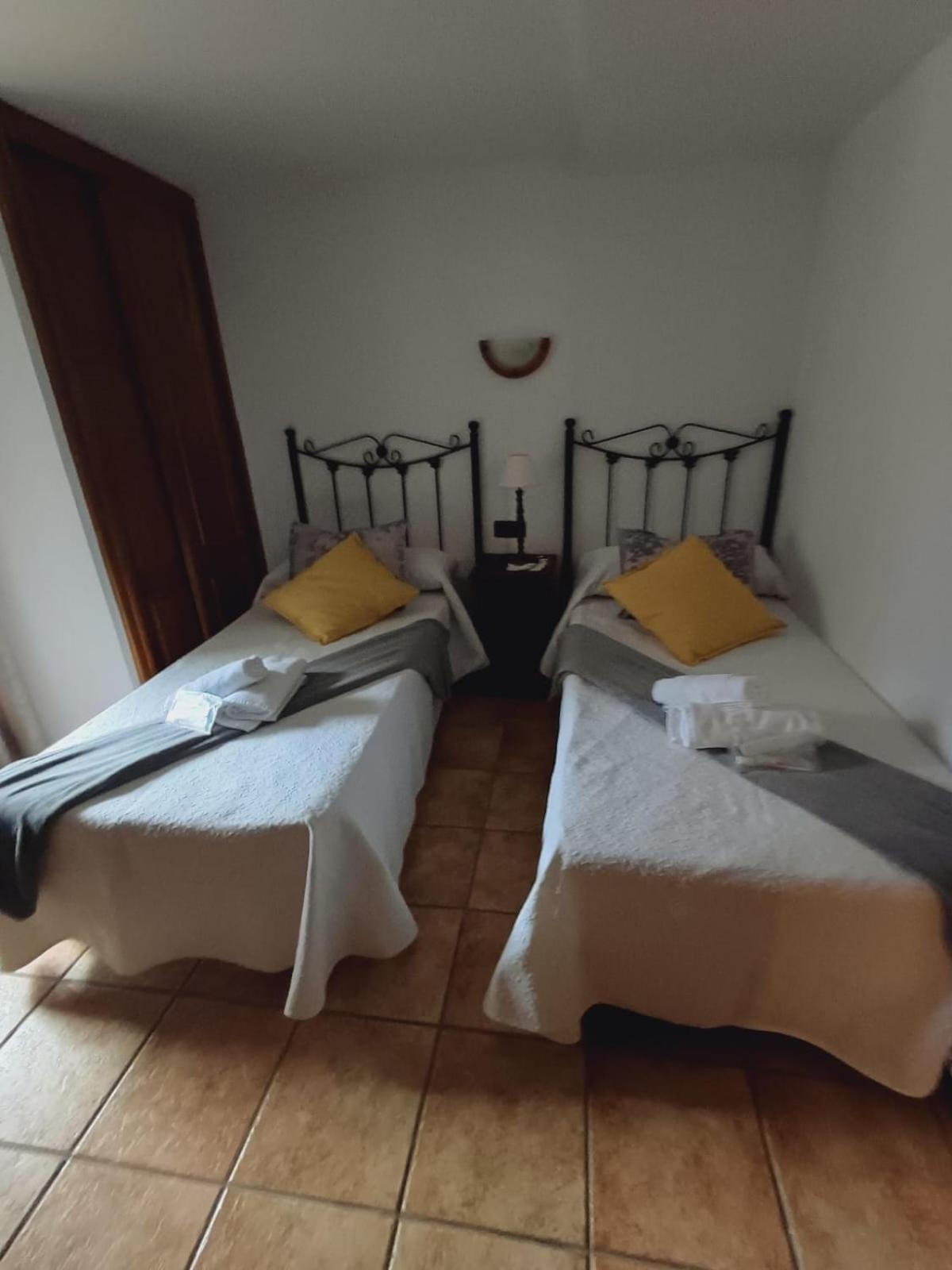 El Portal Del Abuelo Apartment Arenas De Cabrales Luaran gambar