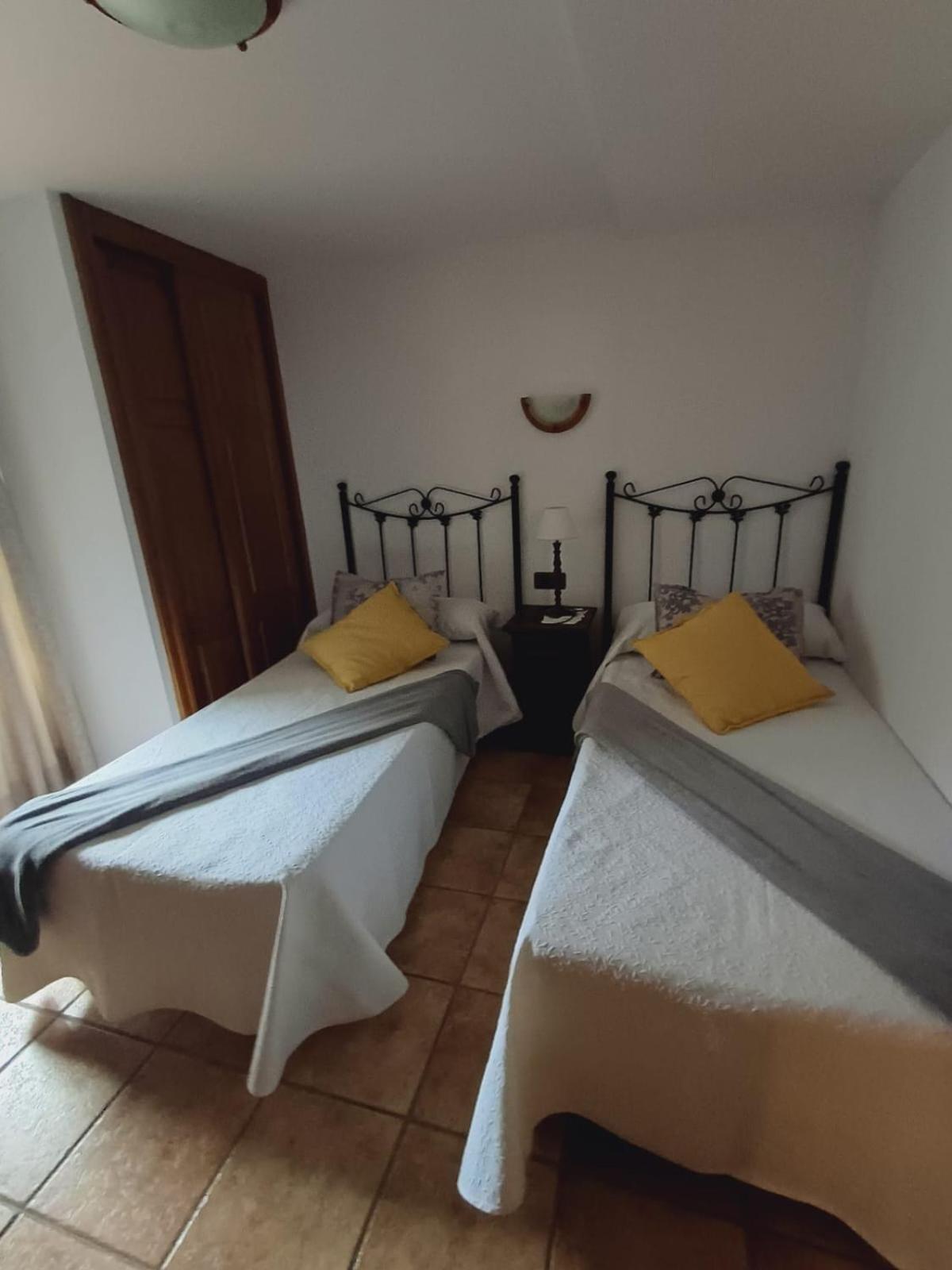El Portal Del Abuelo Apartment Arenas De Cabrales Luaran gambar